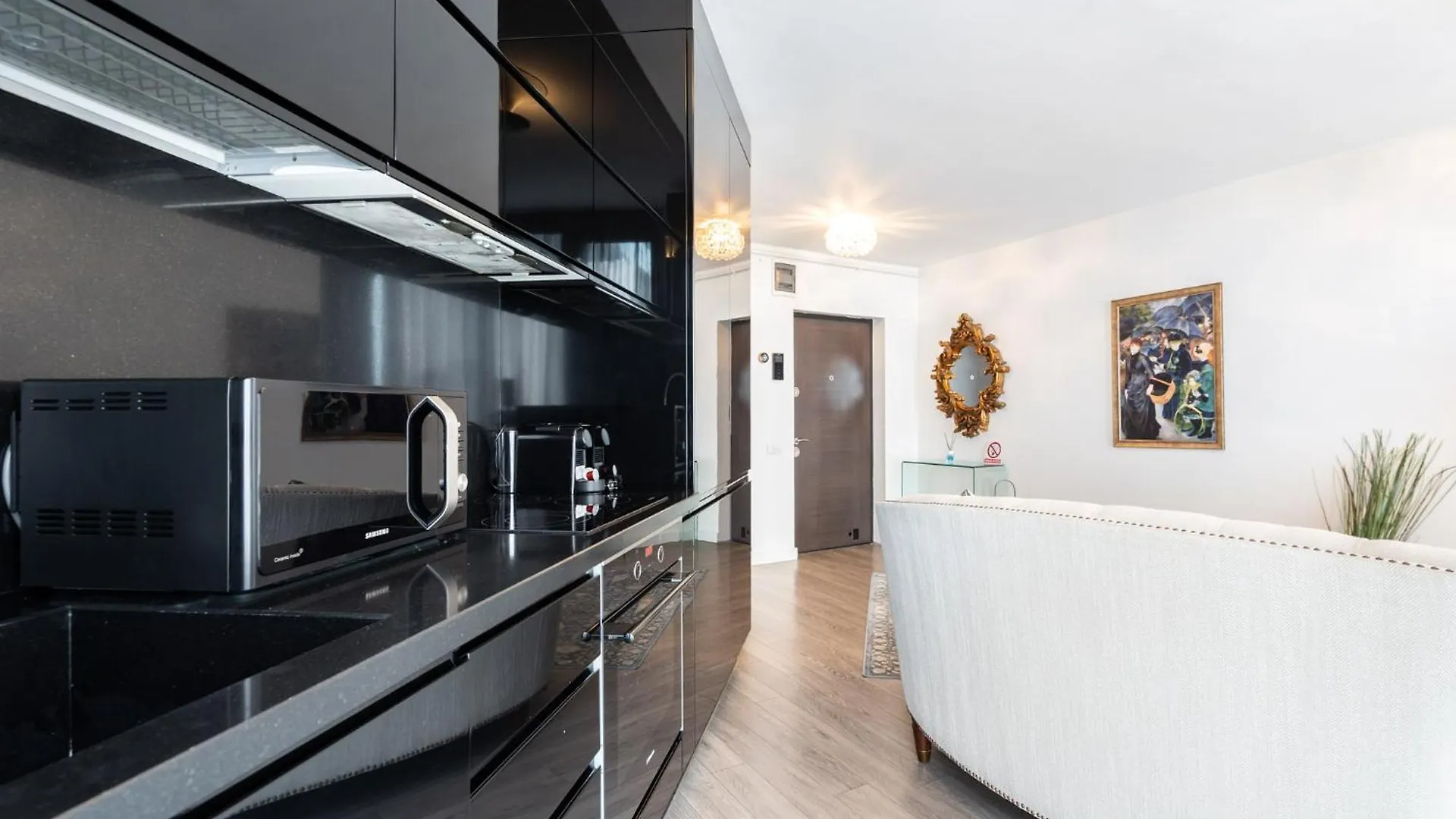 Arcadia Center New Build Apartment Bucharest