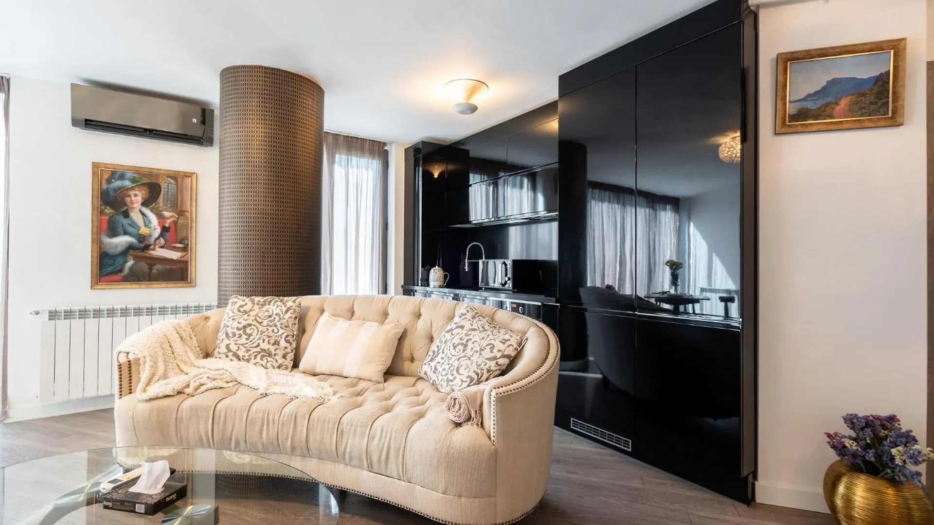 Arcadia Center New Build Apartment Bucharest