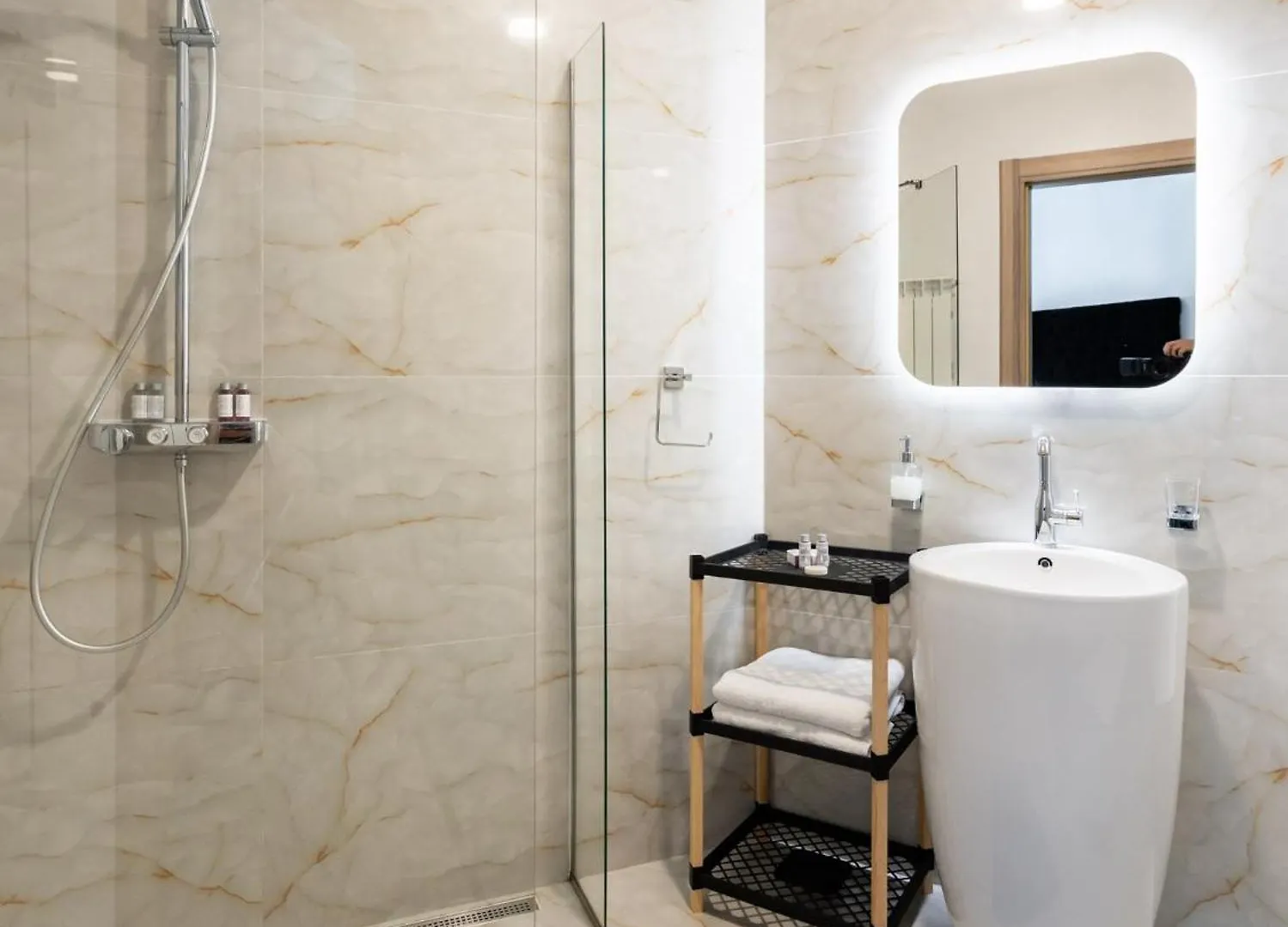 Arcadia Center New Build Apartment Bucharest