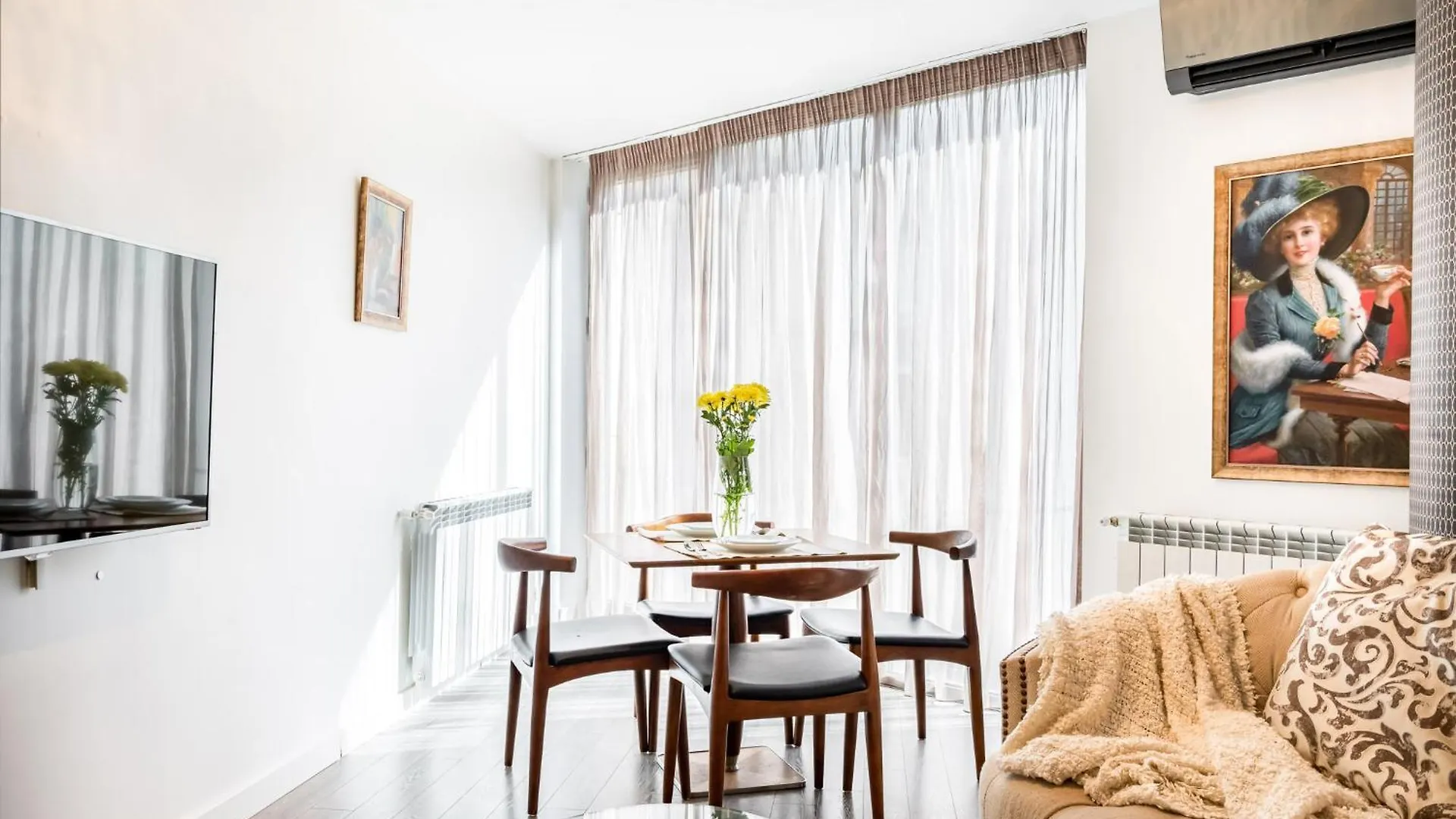 Arcadia Center New Build Apartment Bucharest